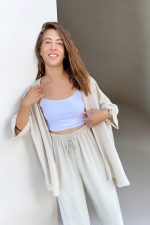 Non Iron Πλένετε στους 30* και δεν στύβετε Φοριέται και σαν Μπλουζά Κρουαζέ Ξεχωρίστε χωρίς προσπάθεια με την Plus Size Kimono ! Η εξαιρετικά μαλακή της αίσθηση  και η classy αισθητική της, την κάνει ιδανική για την εποχή ! Συνδιάστε την με τζιν και παντελόνες και ενα ανεπιτήδευτα όμορφο look.