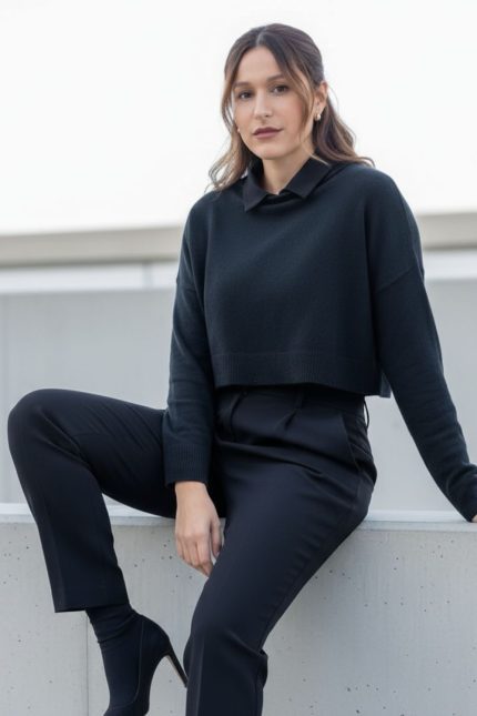 Crop Soft Sweater in black
