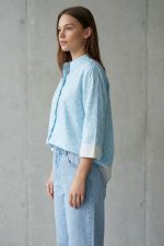 Εμπριμέ Σατινέ Πουκάμισο με Μάο Γιακά in baby blue