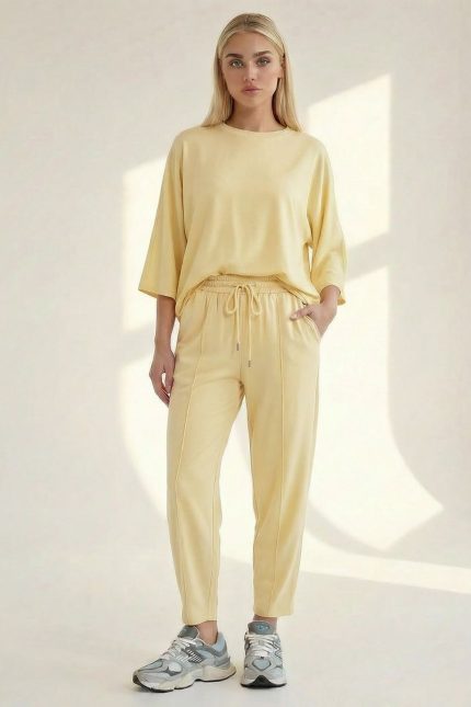Apri Loose Viscose T-Shirt  in butter yellow