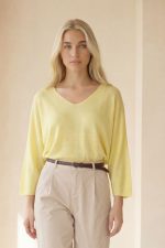 katia knitted top in yellow από modal viscose με απαλή fluffy υφή. One Size έως X-Large. Premium boutique ρούχα στο White Tie Boutique.