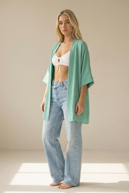 Ανακάλυψε το Crepe Kimono σε μεντα με χαλαρή γραμμή και elegant στυλ. Φοριέται και ως μπλούζα. Ιδανικό για layering looks. Shop στο WhiteTie.gr