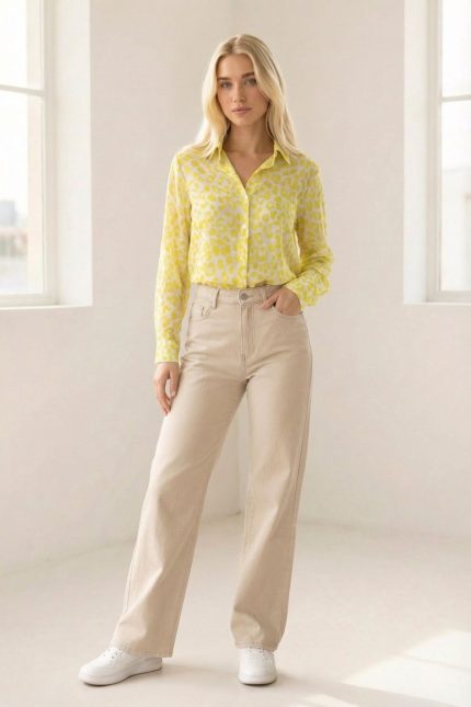 Ανακάλυψε το εμπριμέ sheer πουκάμισο in yellow  με ανάλαφρο ύφασμα και κομψή εφαρμογή. Ιδανικό για chic εμφανίσεις όλη μέρα. Shop στο WhiteTie.gr.