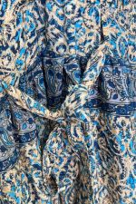 Gini Κρουαζέ Φόρεμα art silk in navy Κωδικός: 1099  Χαρακτηριστικά Προϊόντος • Ύφασμα: 100% Art Silk • Υφή: Σατινέ, αέρινη και δροσερή • Γραμμή: Χαλαρή εφαρμογή • Σχέδιο: Κρουαζέ • Τελείωμα: Ασύμμετρο • Ραντάκια: Αυξομειώνονται • Πλάτη: Σφηκοφωλιά με λάστιχο για άνεση και καλύτερη εφαρμογή • Ιδιότητα: Non iron 📏 Διαστάσεις Φορέματος • Στήθος: έως 96 cm • Μέση: έως 98 cm • Περιφέρεια: έως 145 cm Οδηγίες Φροντίδας • Πλύσιμο στο χέρι ή στους 30°C • Όχι στύψιμο • Δεν χρειάζεται σιδέρωμα