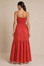 Anvi ART SILK Maxi Φόρεμα in Coral  Χαρακτηριστικά Προϊόντος • Υλικό: 100% Art Silk • Υφή: Ανάλαφρη, αέρινη και δροσερή • Γραμμή: Maxi με χαλαρή εφαρμογή • Σχέδιο: Εντυπωσιακό μπλε εμπριμέ print • Μπούστο: Σούρες στο κέντρο με decorative φουντάκια • Τιράντες: Λεπτές και ρυθμιζόμενες • Εφαρμογή: Άνετη και θηλυκή • Ιδιότητα: Non Iron  Διαστάσεις (One Size) • Στήθος: έως 96 cm • Μέση: έως 98 cm • Περιφέρεια: έως 145 cm  Οδηγίες Φροντίδας • Πλύσιμο στο χέρι ή στους 30°C • Χωρίς στύψιμο • Δεν απαιτεί σιδέρωμα (non iron)