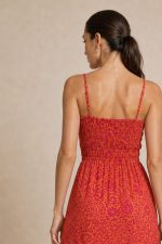 Anvi ART SILK Maxi Φόρεμα in Coral  Χαρακτηριστικά Προϊόντος • Υλικό: 100% Art Silk • Υφή: Ανάλαφρη, αέρινη και δροσερή • Γραμμή: Maxi με χαλαρή εφαρμογή • Σχέδιο: Εντυπωσιακό μπλε εμπριμέ print • Μπούστο: Σούρες στο κέντρο με decorative φουντάκια • Τιράντες: Λεπτές και ρυθμιζόμενες • Εφαρμογή: Άνετη και θηλυκή • Ιδιότητα: Non Iron  Διαστάσεις (One Size) • Στήθος: έως 96 cm • Μέση: έως 98 cm • Περιφέρεια: έως 145 cm  Οδηγίες Φροντίδας • Πλύσιμο στο χέρι ή στους 30°C • Χωρίς στύψιμο • Δεν απαιτεί σιδέρωμα (non iron)