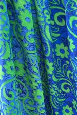 Blue Green Paisley Art Silk Mini Dress Χαρακτηριστικά Προϊόντος • Mini φόρεμα με paisley print σε μπλε & πράσινες αποχρώσεις • Ανάλαφρη Α γραμμή για άνετη εφαρμογή • Ρυθμιζόμενες τιράντες για τέλεια εφαρμογή • Ελαστικό τελείωμα στο μπούστο για σταθερό και άνετο κράτημα • Βολάν στο τελείωμα για ανάλαφρη κίνηση • One Size – καλύπτει έως X-Large • Ύφασμα Art Silk • Εξαιρετικά δροσερό, ανάλαφρο και απαλό στην αφή • Ρευστή εφαρμογή που αγκαλιάζει όμορφα το σώμα • Δεν διαφανίζει Διαστάσεις Μέγεθος Στήθος Περιφέρεια Μήκος One Size έως 120 cm έως 140 cm 90 cm* Οδηγίες Φροντίδας • Πλύσιμο στο κρύο νερό • Χωρίς στύψιμο • Δεν χρειάζεται σιδέρωμα