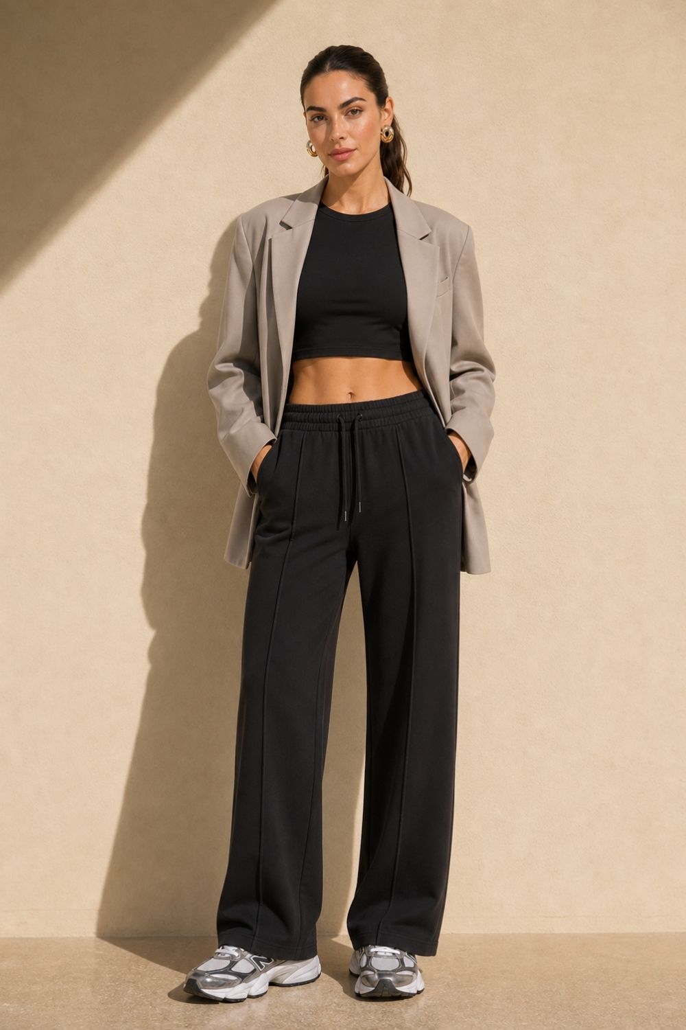 Viscose Soft Φόρμα in black Κωδικός: 181 Χαρακτηριστικά Προϊόντος • Wide Leg φαρδιά γραμμή • Άνετη, χαλαρή εφαρμογή • Κάθετες ραφές μπροστά κατά μήκος • Ελαστική μέση • Ρυθμιζόμενο κορδόνι στη μέση • Πλαϊνές τσέπες • Viscose soft-touch ύφασμα • Απαλή, ελαφριά και breathable αίσθηση • Μαύρη απόχρωση • One Size – καλύπτει έως Large Plus • Non Iron – δεν απαιτεί σιδέρωμα Οδηγίες Φροντίδας • Πλύσιμο στους 30°C • Χωρίς στύψιμο • Φυσικό στέγνωμα • Δεν απαιτεί σιδέρωμα (Non Iron) Viscose Soft Φόρμα in black Κωδικός: 181 Χαρακτηριστικά Προϊόντος • Wide Leg φαρδιά γραμμή • Άνετη, χαλαρή εφαρμογή • Κάθετες ραφές μπροστά κατά μήκος • Ελαστική μέση • Ρυθμιζόμενο κορδόνι στη μέση • Πλαϊνές τσέπες • Viscose soft-touch ύφασμα • Απαλή, ελαφριά και breathable αίσθηση • Μαύρη απόχρωση • One Size – καλύπτει έως Large Plus • Non Iron – δεν απαιτεί σιδέρωμα Οδηγίες Φροντίδας • Πλύσιμο στους 30°C • Χωρίς στύψιμο • Φυσικό στέγνωμα • Δεν απαιτεί σιδέρωμα (Non Iron)