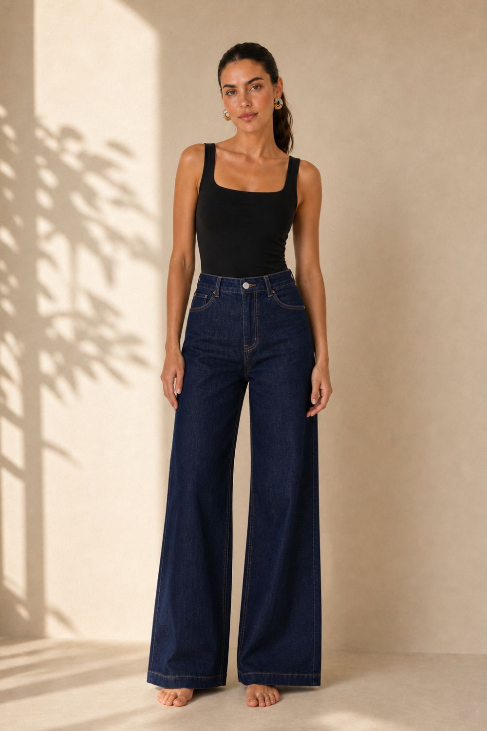 Ioanna Flare Jeans Kωδ:17996 Χαρακτηριστικά Προϊόντος • High waisted – ψηλόμεση εφαρμογή • Flare / wide leg γραμμή • 78% βαμβάκι • Super soft & ελαστικό denim • Λεπτό και μαλακό jean ύφασμα • Άνετη εφαρμογή και ελευθερία κινήσεων • Βαθύ μπλε denim χρώμα • Contrast γαζιά • Πλαϊνές και πίσω τσέπες • Κλείσιμο με κουμπί και φερμουάρ • Μεγέθη XS – S – M – L – XL Διαστάσεις ΜΕΓΕΘΟΣ ΜΕΣΗ ΠΕΡΙΦΕΡΕΙΑ XS 62–66 cm 86–90 cm S 66–70 cm 90–94 cm M 70–74 cm 94–98 cm L 74–80 cm 98–104 cm XL 80–86 cm 104–110 cm Σύνθεση • 78% Cotton • Ελαστική σύνθεση • Λεπτό, εξαιρετικά μαλακό denim Φροντίδα • Πλύσιμο έως 30°C • Στύψιμο έως 600 στροφές • Πλύσιμο και άπλωμα από την ανάποδη • Όχι απευθείας έκθεση στον ήλιο κατά το στέγνωμα • Το πρώτο πλύσιμο να γίνεται ξεχωριστά • Στη συνέχεια συνιστάται πλύσιμο με παρόμοια σκούρα χρώματα Ioanna Flare Jeans Kωδ:17996 Χαρακτηριστικά Προϊόντος • High waisted – ψηλόμεση εφαρμογή • Flare / wide leg γραμμή • 78% βαμβάκι • Super soft & ελαστικό denim • Λεπτό και μαλακό jean ύφασμα • Άνετη εφαρμογή και ελευθερία κινήσεων • Βαθύ μπλε denim χρώμα • Contrast γαζιά • Πλαϊνές και πίσω τσέπες • Κλείσιμο με κουμπί και φερμουάρ • Μεγέθη XS – S – M – L – XL Διαστάσεις ΜΕΓΕΘΟΣ ΜΕΣΗ ΠΕΡΙΦΕΡΕΙΑ XS 62–66 cm 86–90 cm S 66–70 cm 90–94 cm M 70–74 cm 94–98 cm L 74–80 cm 98–104 cm XL 80–86 cm 104–110 cm Σύνθεση • 78% Cotton • Ελαστική σύνθεση • Λεπτό, εξαιρετικά μαλακό denim Φροντίδα • Πλύσιμο έως 30°C • Στύψιμο έως 600 στροφές • Πλύσιμο και άπλωμα από την ανάποδη • Όχι απευθείας έκθεση στον ήλιο κατά το στέγνωμα • Το πρώτο πλύσιμο να γίνεται ξεχωριστά • Στη συνέχεια συνιστάται πλύσιμο με παρόμοια σκούρα χρώματα