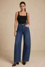 Nasia Barrel Jeans κωδ:169926 Χαρακτηριστικά Προϊόντος • ψηλόμεση εφαρμογή • Μοντέρνα barrel γραμμή • Μαλακό βαμβακερό denim • Ελαστική σύνθεση για μεγαλύτερη άνεση • Κάθετες διακοσμητικές ραφές μπροστά • Κλασικές πλαϊνές τσέπες • Πίσω τσέπες • Κλείσιμο με κουμπί και φερμουάρ • Άνετη εφαρμογή στο πόδι • Μεγέθη XS – S – M – L – XL Διαστάσεις ΜΕΓΕΘΟΣ ΜΕΣΗ ΠΕΡΙΦΕΡΕΙΑ XS 64–68 cm 88–92 cm S 68–72 cm 92–96 cm M 72–76 cm 96–100 cm L 76–82 cm 100–106 cm XL 82–88 cm 106–112 cm Σύνθεση • Cotton blend denim • Ελαστικό ύφασμα • Μαλακή και άνετη αίσθηση Φροντίδα • Πλύσιμο έως 30°C • Στύψιμο έως 600 στροφές • Πλύσιμο και άπλωμα από την ανάποδη • Αποφύγετε το στέγνωμα σε απευθείας ηλιακή ακτινοβολία • Το πρώτο πλύσιμο να γίνεται ξεχωριστά, λόγω της βαφής του denim • Συνιστάται πλύσιμο με παρόμοια σκούρα χρώματα