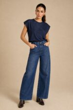 Zest Viscose T-Shirt Κωδ:259 Χαρακτηριστικά Προϊόντος αρακτηριστικά Προϊόντος One Size – καλύπτει έως Medium Plus  Regular fit Κανονικό μήκος T-shirt Απαλό viscose blend ύφασμα Μαλακή και λεία υφή Στρογγυλή λαιμόκοψη Φαρδύ κοντό μανίκι / cap sleeve Non-iron ύφασμα Διαστάσεις Μέτρηση One Size Στήθος έως ~104 cm Περιφέρεια έως ~106 cm Μήκος ~62 cm Φροντίδα Πλύσιμο έως 30°C Στύψιμο μόνο σε χαμηλές στροφές Όχι στεγνωτήριο Φυσικό στέγνωμα Non-iron – δεν χρειάζεται σιδέρωμα Εάν χρειαστεί σιδέρωμα, μόνο σε χαμηλή θερμοκρασία Όχι λευκαντικό